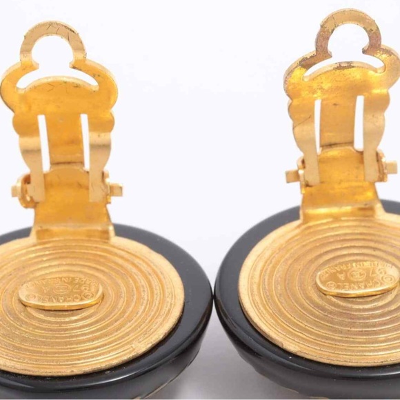 ๐ Chanel CC Gold tone earrings, in Box - Picture 4 of 6